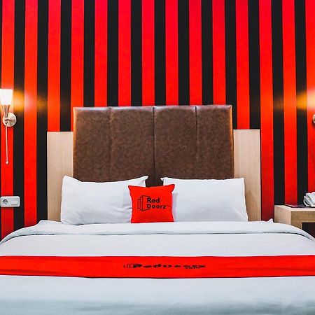 Reddoorz Plus Near Mall Panakukang 马卡萨 外观 照片