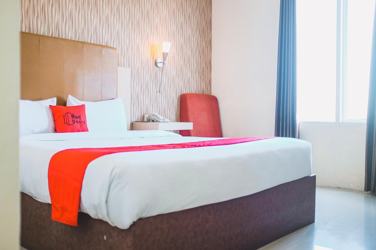 Reddoorz Plus Near Mall Panakukang 马卡萨 外观 照片